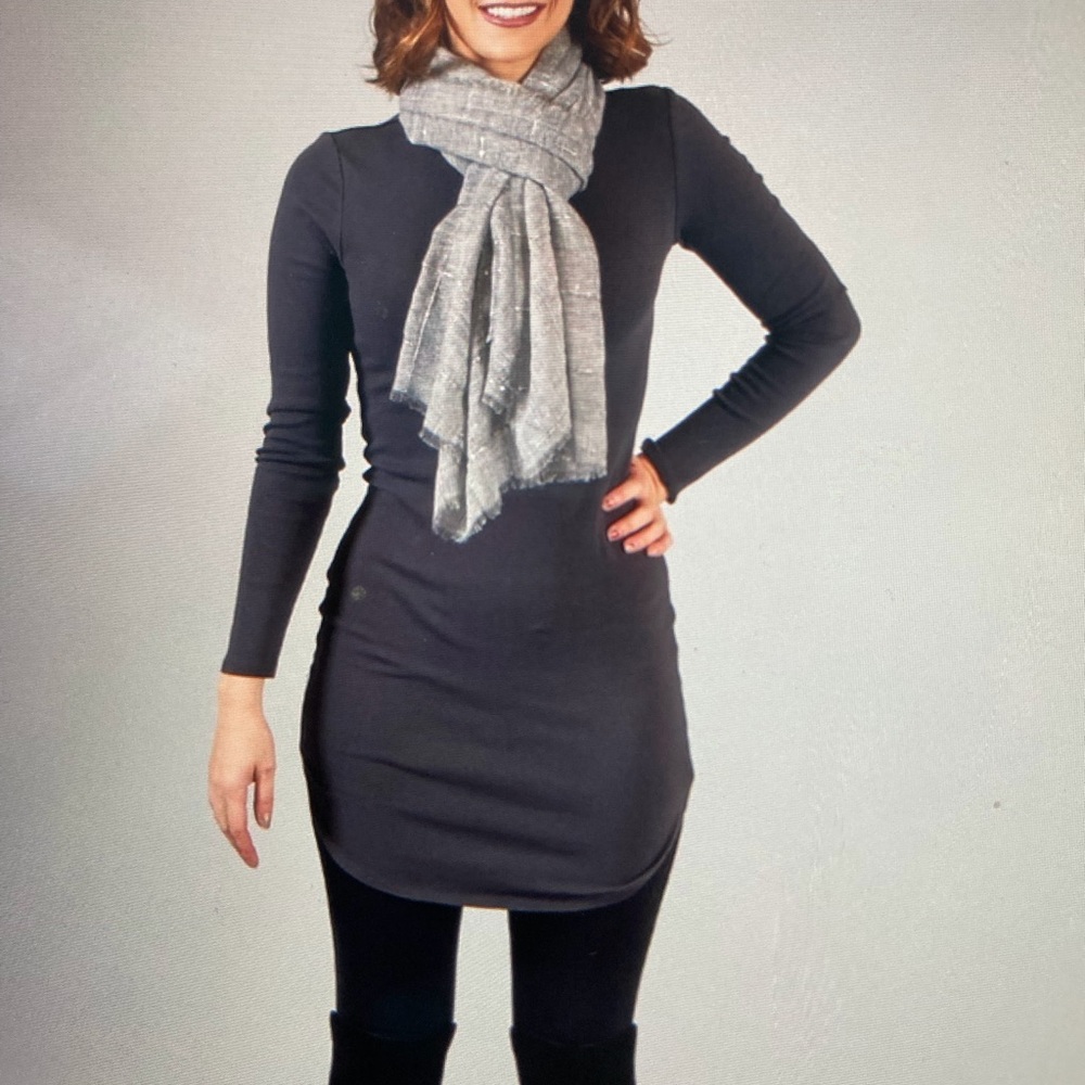 NWT Tilo Sequin Scarf